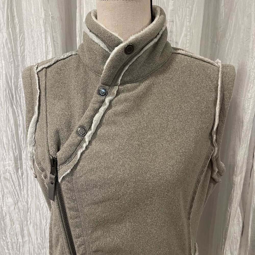 Exofficio Womens Vest asymmetrical zipper snap closures 2 pockets size S/P